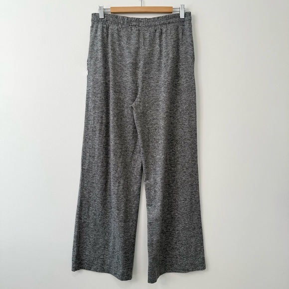 Vuori Halo Essential Wideleg Pant Heathered Grey DreamKnit Wide Leg Sz L - Picture 4 of 15